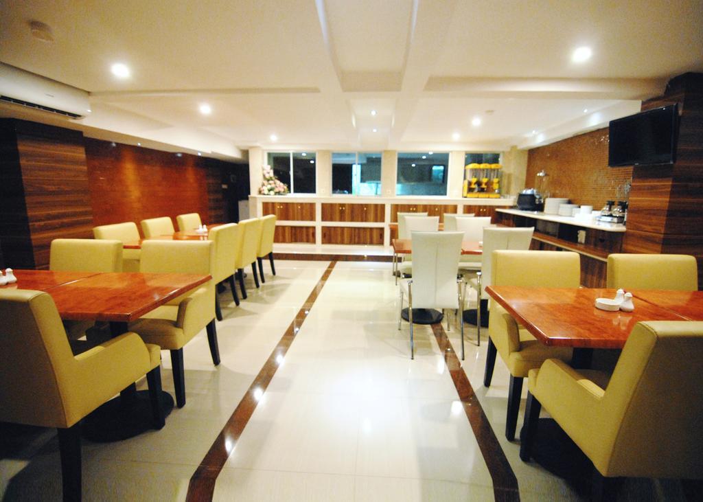 แกรนด์ การิซา Hotel จาการ์ตา ภายนอก รูปภาพ