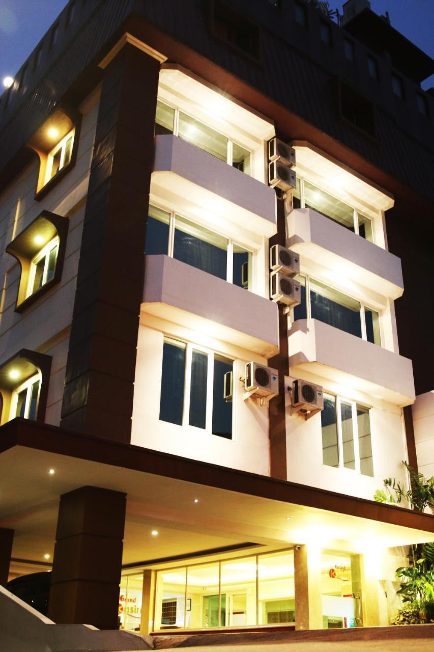แกรนด์ การิซา Hotel จาการ์ตา ภายนอก รูปภาพ